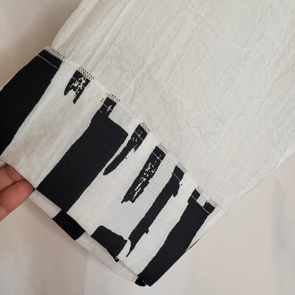 Chic Monochrome Button Down Shirt - image 3